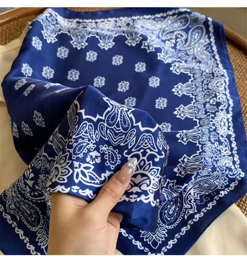 70 * 70cm Women's Silk Square  – Ascot Neck Scarf recenzja i cena