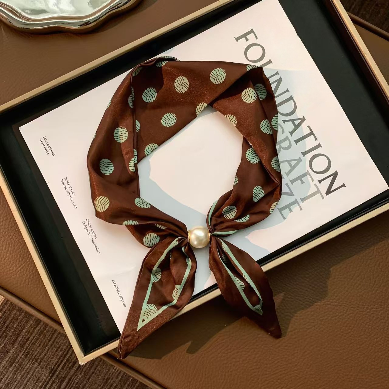 Korean Style Elegant Pearl Mag – Ascot Neck Scarf recenzja i cena